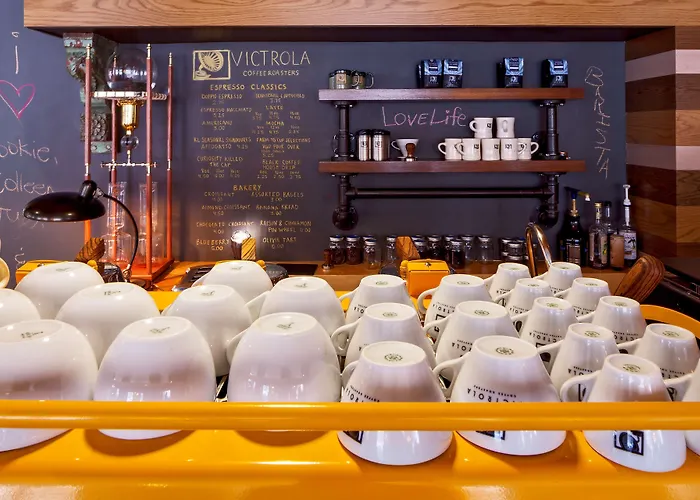 Hotel near College: Hotel Rl Baltimore Inner Harbor